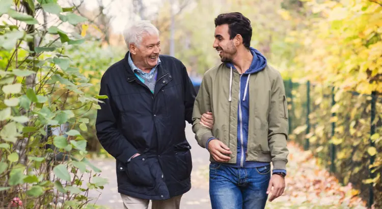 Parlez avec bienveillance de finances avec les aînés